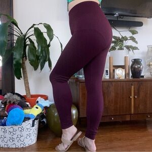 VS Sport Solid Maroon Compression Leggings